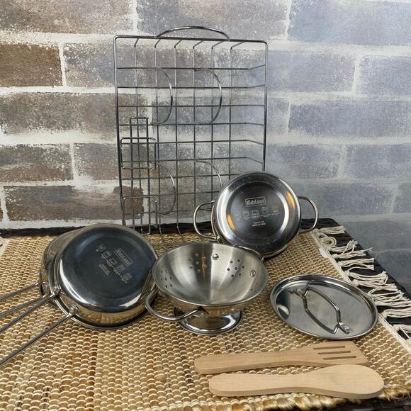 Kidzlane Stainless Steel Pots & Pans Play Set 8 pieces age 3-6 - Picture 4 of 11